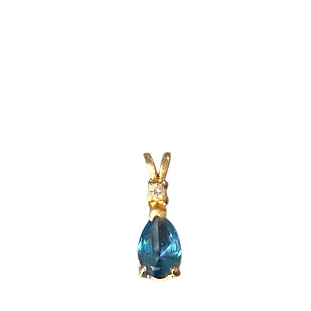 14 KT Gold Blue Gemstone Pendant